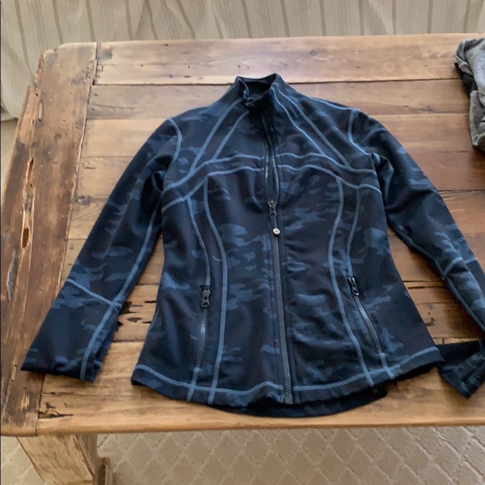 Used lululemon navy camp define jacket size 8